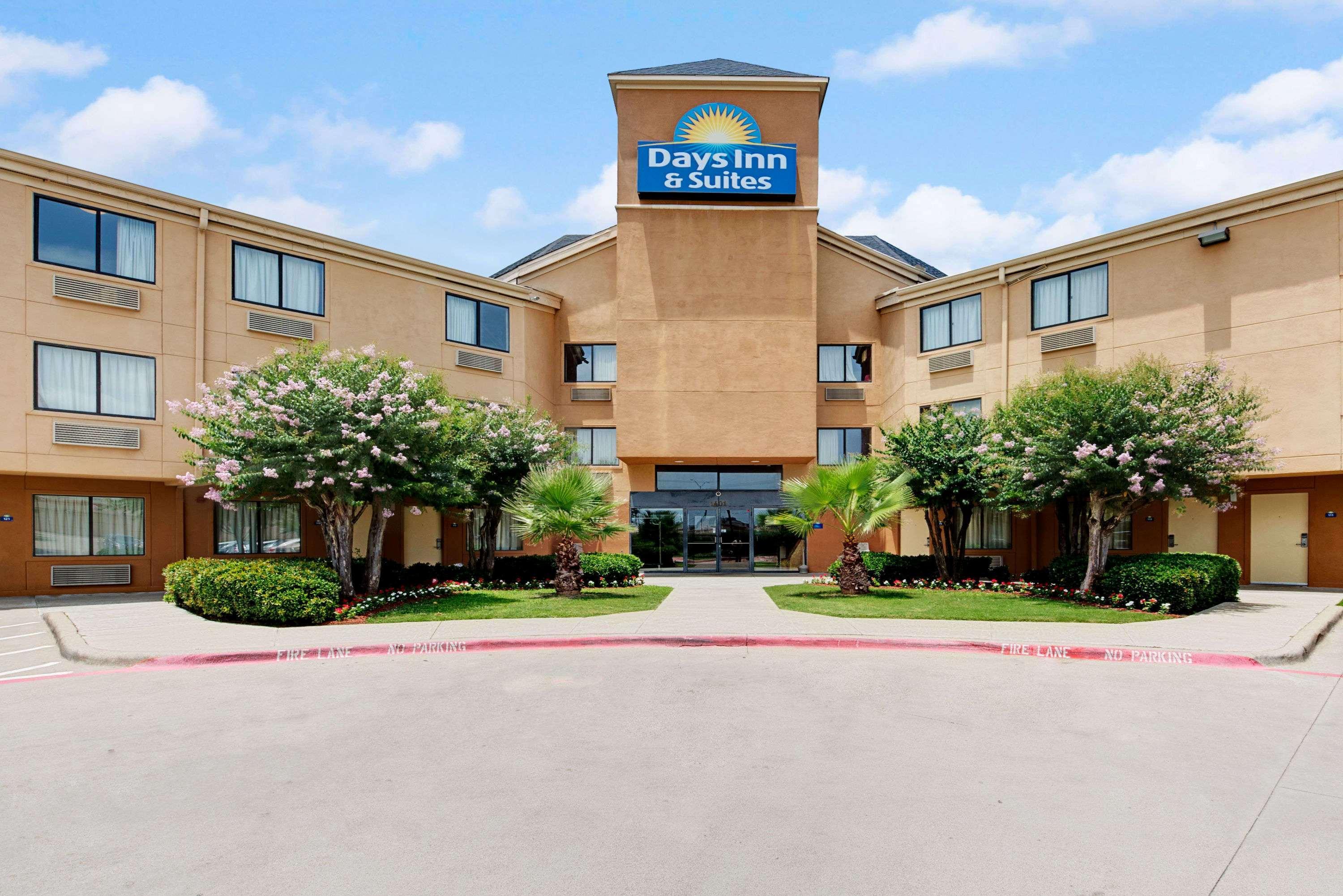 Days Inn & Suites By Wyndham Desoto Extérieur photo